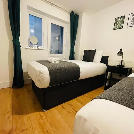 Cheerful 5-bedroom With Free Parking Bristol