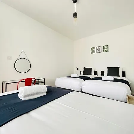 Cheerful 5-bedroom With Free Parking * Bristol