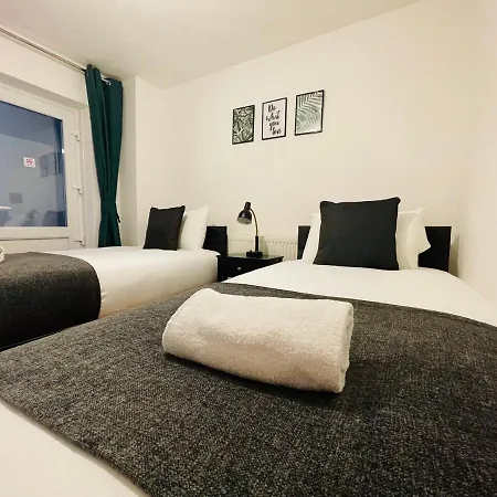 Cheerful 5-bedroom With Free Parking Bristol