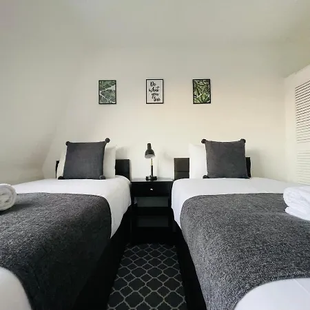 Cheerful 5-bedroom With Free Parking Bristol