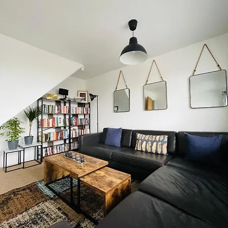 Cheerful 5-bedroom With Free Parking *