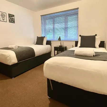 Cheerful 5-bedroom With Free Parking * Bristol