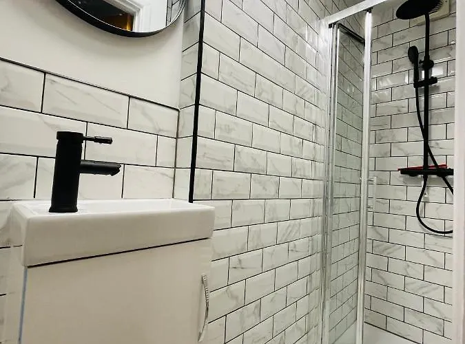 Cheerful 5-bedroom With Free Parking 布里斯托