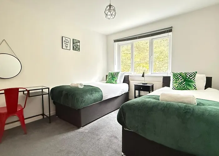 Feriehus Cheerful 5-bedroom With Free Parking Bristol