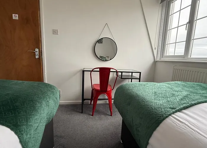 Cheerful 5-bedroom With Free Parking * Bristol