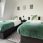 Cheerful 5-bedroom With Free Parking 브리스틀