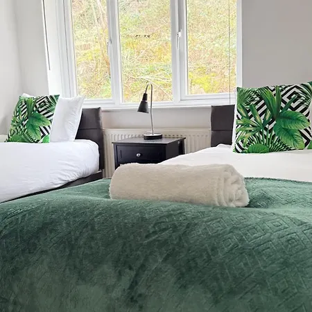 Cheerful 5-bedroom With Free Parking * Бристоль