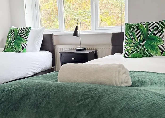 Cheerful 5-bedroom With Free Parking * بريستول